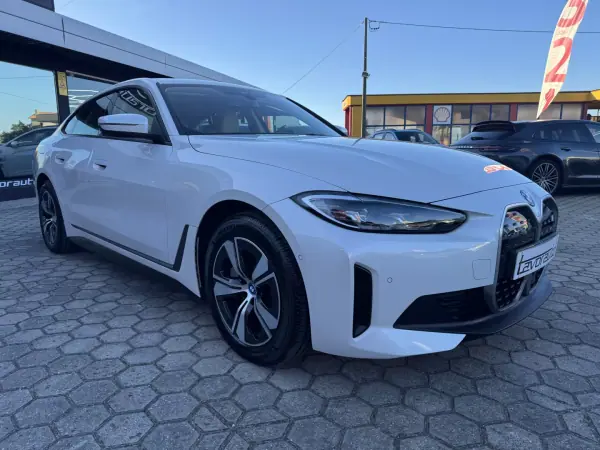 BMW i4 2022 — foto 2 de 45