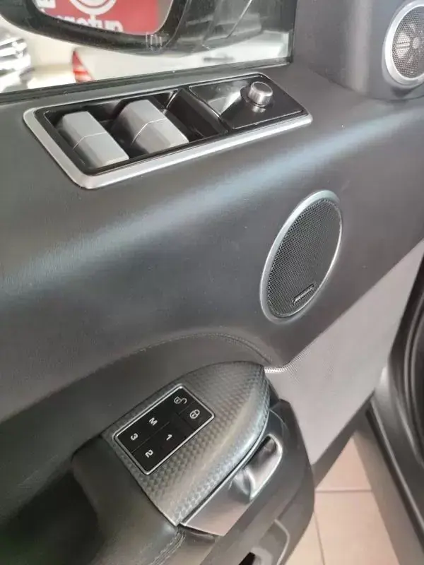 Land Rover Range Rover Sport 2018 - 42990 EUR, 159000 km - AUTO.MOTO.pt - 159000km - foto 22 de 35