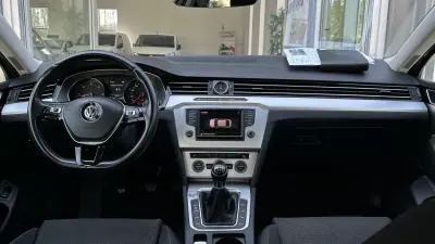 Volkswagen Passat 2018 - 16499 EUR, 183121 km - AUTO.MOTO.pt - 183121km - foto 7 de 19