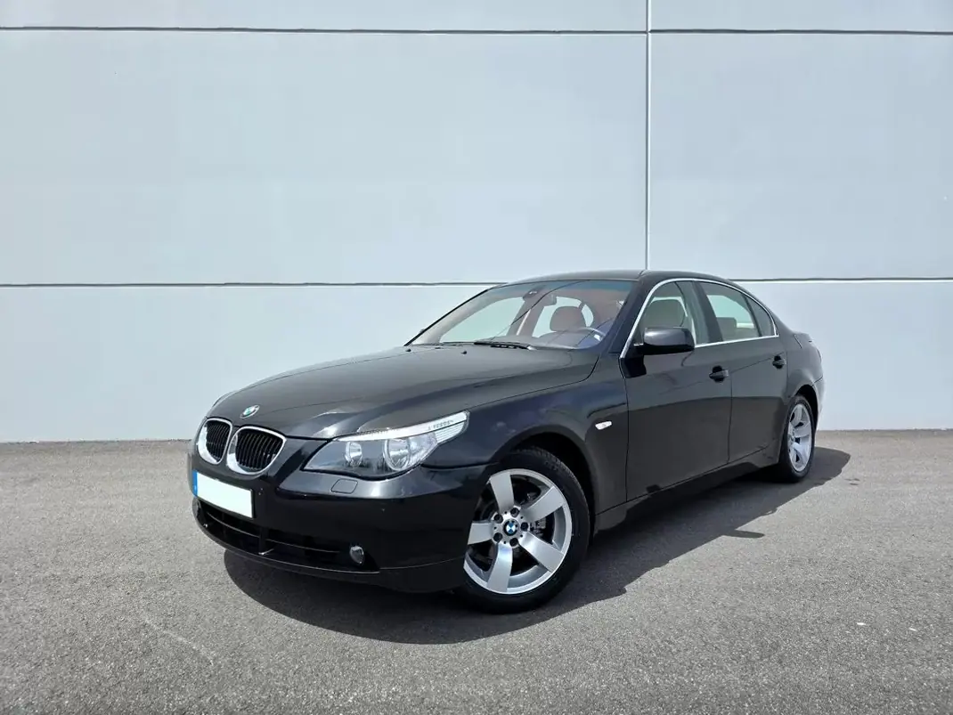 BMW 520 2006 - 9990 EUR, 153000 km - AUTO.MOTO.pt - 153000km - foto 1 de 29