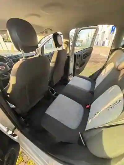 Fiat Panda 2017 - 6800 EUR, 127500 km - AUTO.MOTO.pt - 127500km - foto 5 de 12