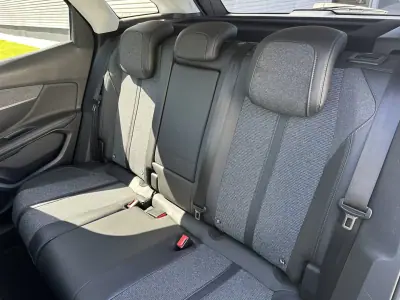 Peugeot 3008 2018 - 14900 EUR, 200000 km - AUTO.MOTO.pt - 200000km - foto 26 de 63