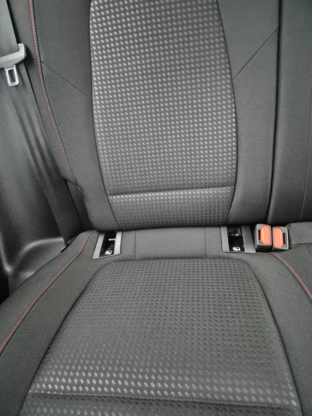 Ford Focus SW 2022 - 17450 EUR, 58000 km - AUTO.MOTO.pt - 58000km - foto 26 de 48