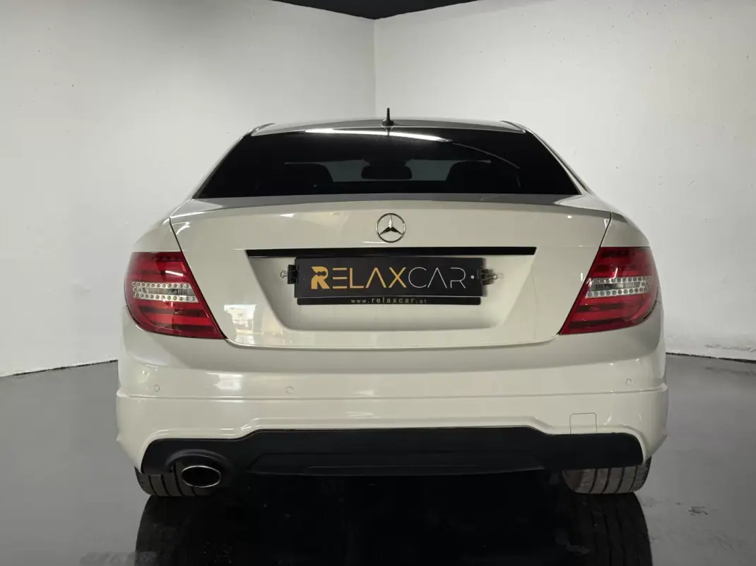 Mercedes-Benz C 250 2011 - 18500 EUR, 193000 km - AUTO.MOTO.pt - 193000km - foto 12 de 22