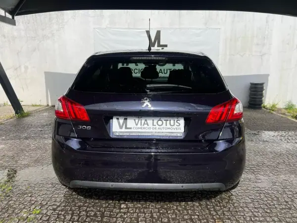 Peugeot 308 2017 - 13500 EUR, 181250 km - AUTO.MOTO.pt - 181250km - foto 4 de 12