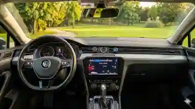 Volkswagen Passat 2015 - 12420 EUR, 343000 km - AUTO.MOTO.pt - 343000km - foto 7 de 7