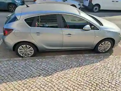 Opel Astra 2015 - 6000 EUR, 220000 km - 220000km - foto 3 de 6