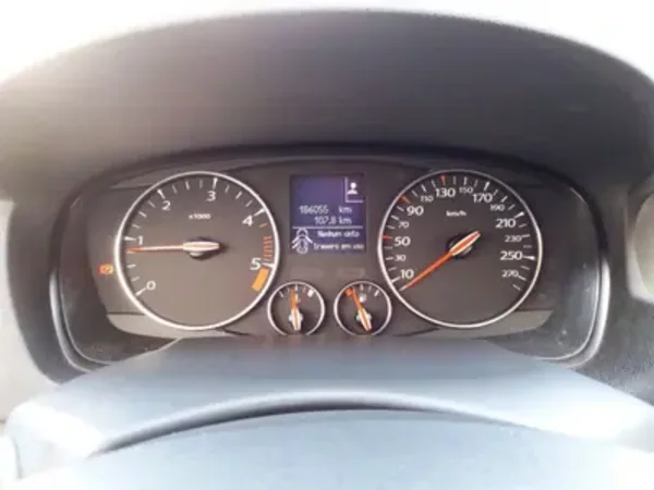 Renault Laguna Break 2012 - 8000 EUR, 186055 km - AUTO.MOTO.pt - 186055km - foto 11 de 26