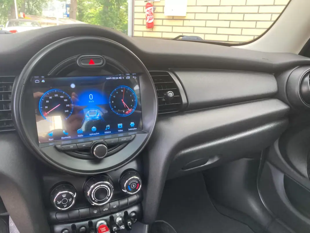 MINI One 2016 - 12990 EUR, 125600 km - AUTO.MOTO.pt - 125600km - foto 12 de 19