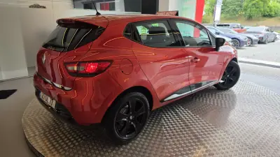 Renault Clio 2014 - 7900 EUR, 194340 km - AUTO.MOTO.pt - 194340km - foto 20 de 47