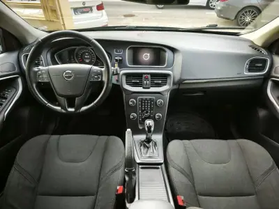 Volvo V40 Cross Country 2017 - 18500 EUR, 100000 km - AUTO.MOTO.pt - 100000km - foto 28 de 34