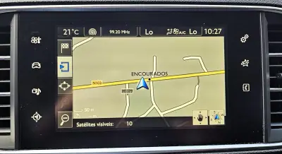 Peugeot 308 2015 - 9500 EUR, 180000 km - AUTO.MOTO.pt - 180000km - foto 10 de 20
