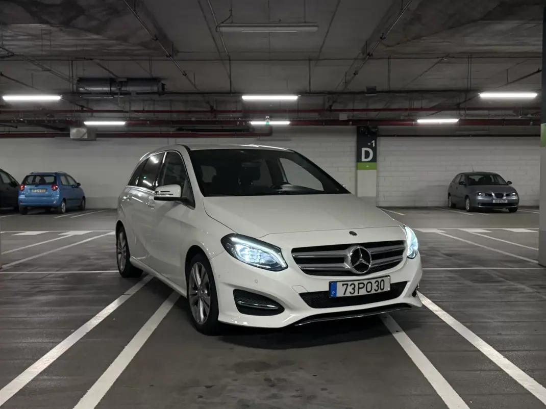 Mercedes-Benz B 180 2015 - 12000 EUR, 198400 km - AUTO.MOTO.pt - 198400km - foto 2 de 10