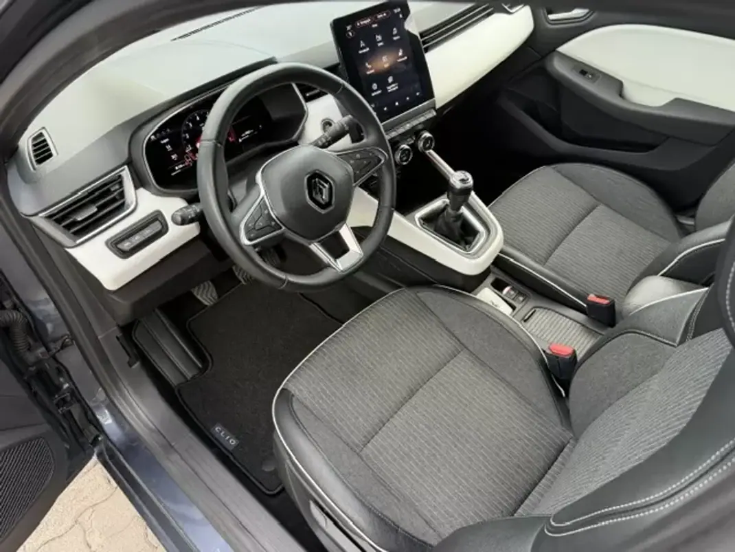 Renault Clio 2022 - 16900 EUR, 75000 km - AUTO.MOTO.pt - 75000km - foto 11 de 12