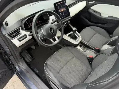 Renault Clio 2022 - 16900 EUR, 75000 km - AUTO.MOTO.pt - 75000km - foto 11 de 12