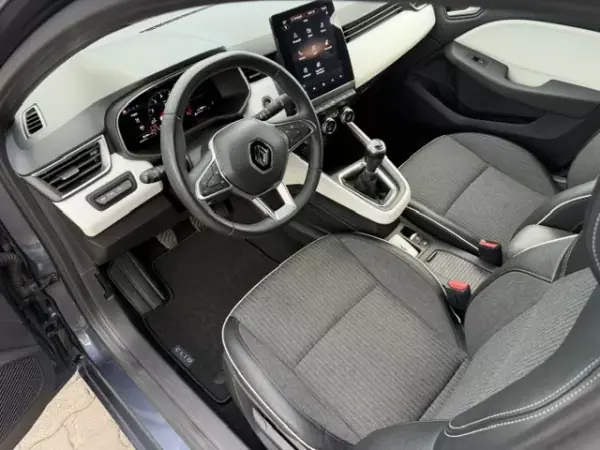 Renault Clio 2022 - 16900 EUR, 75000 km - AUTO.MOTO.pt - 75000km - foto 11 de 12