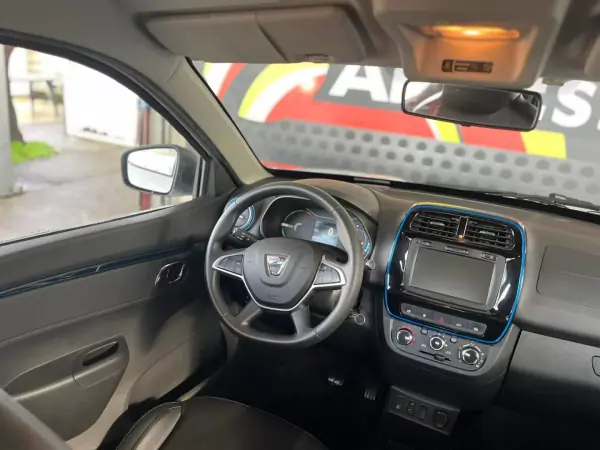 Dacia Spring 2021 - 12900 EUR, 14900 km - AUTO.MOTO.pt - 14900km - foto 17 de 28