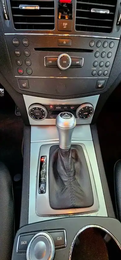 Mercedes-Benz C 230 2009 - 14990 EUR, 214000 km - AUTO.MOTO.pt - 214000km - foto 24 de 26