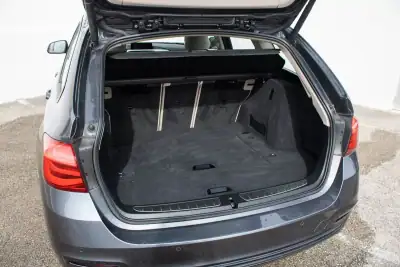 BMW 320 2016 - 18900 EUR, 173000 km - AUTO.MOTO.pt - 173000km - foto 8 de 19