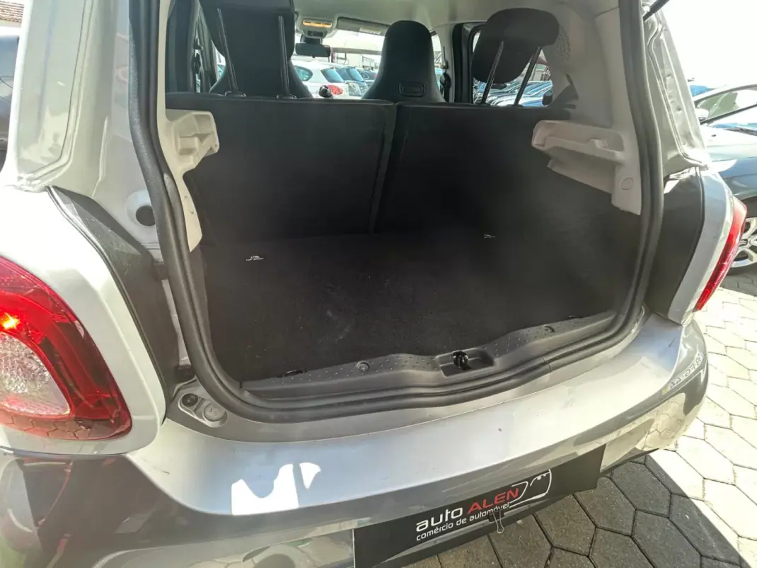 Smart ForFour 2018 - 10950 EUR, 118372 km - AUTO.MOTO.pt - 118372km - foto 19 de 21