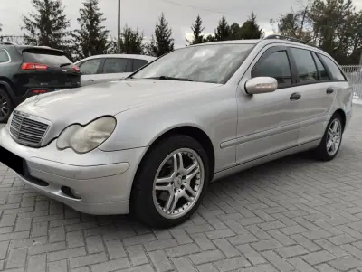 Mercedes-Benz C 220 2002 - 4999 EUR, 340000 km - foto 1 de 27