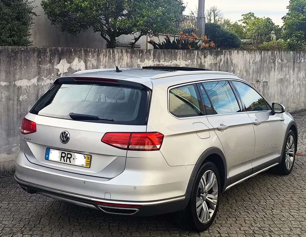 Volkswagen Passat 2016 - 11500 EUR, 400000 km - AUTO.MOTO.pt - 400000km - foto 7 de 7