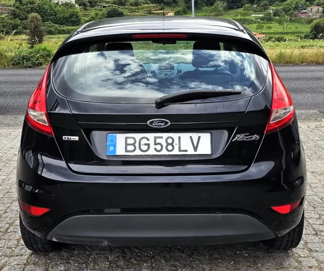 Ford Fiesta 2009 - 7500 EUR, 92000 km - AUTO.MOTO.pt - 92000km - foto 13 de 18