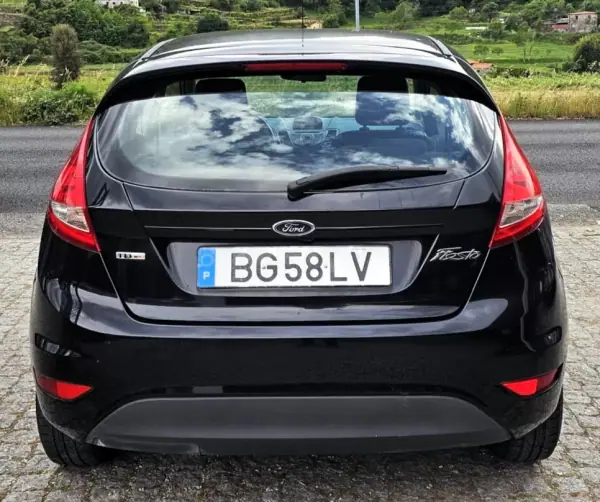 Ford Fiesta 2009 - 7500 EUR, 92000 km - AUTO.MOTO.pt - 92000km - foto 13 de 18