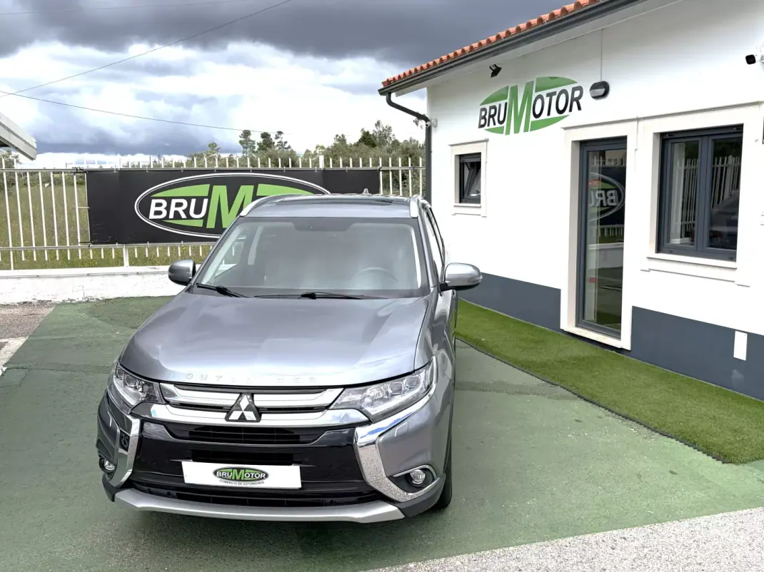 Mitsubishi Outlander 2018 - 17900 EUR, 129355 km - AUTO.MOTO.pt - 129355km - foto 2 de 24