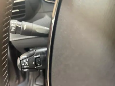 Peugeot 208 2023 - 14900 EUR, 44000 km - AUTO.MOTO.pt - 44000km - foto 45 de 47