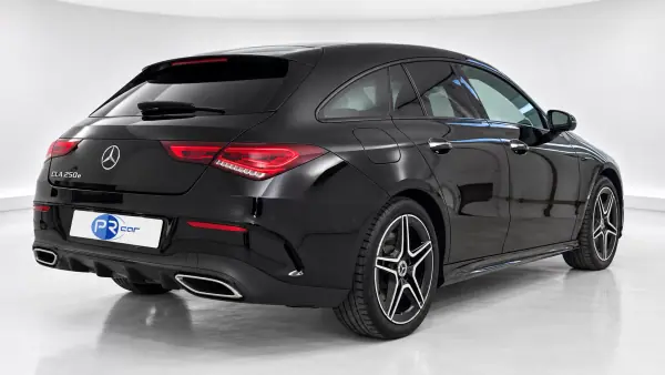 Mercedes-Benz CLA 250 2022 — foto 2 de 4