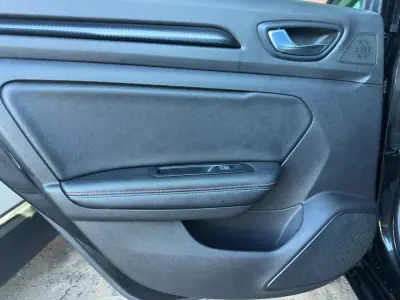 Renault Mégane 2021 - 19900 EUR, 72500 km - AUTO.MOTO.pt - 72500km - foto 24 de 25