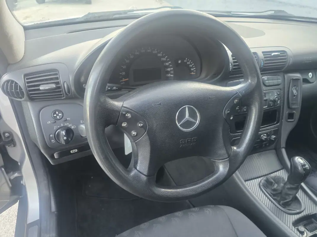 Mercedes-Benz C 220 2001 - 2750 EUR, 350000 km - 350000km - foto 10 de 16