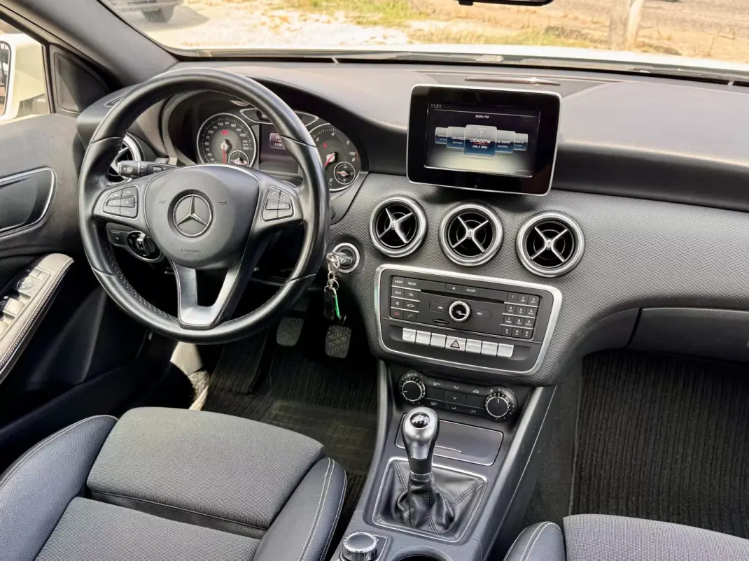 Mercedes-Benz A 200 2016 - 19990 EUR, 110000 km - 110000km - foto 10 de 19