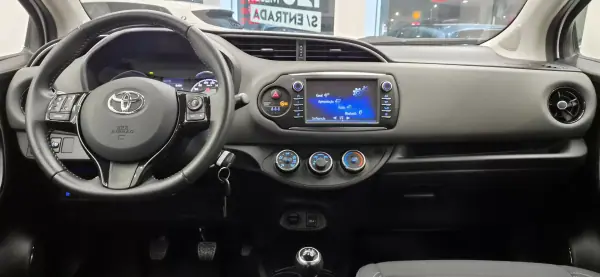 Toyota Yaris 2020 - 12990 EUR, 61278 km - AUTO.MOTO.pt - 61278km - foto 25 de 39