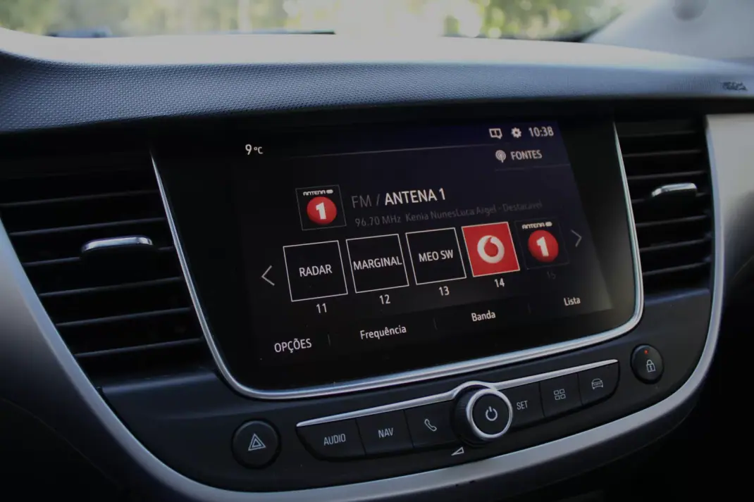 Opel Crossland X 2017 - 12500 EUR, 113439 km - AUTO.MOTO.pt - 113439km - foto 28 de 35