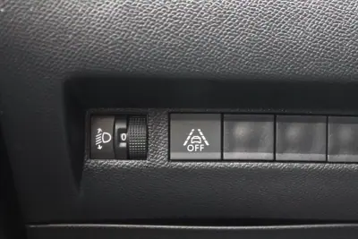 Peugeot 208 2022 - 16750 EUR, 121000 km - AUTO.MOTO.pt - 121000km - foto 17 de 18