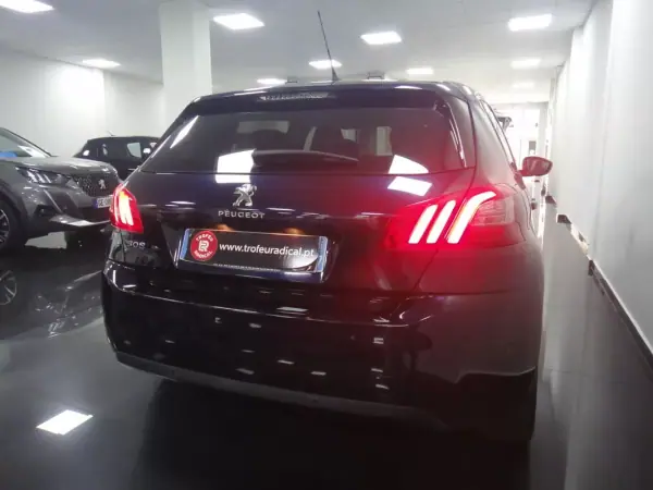 Peugeot 308 2019 - 14500 EUR, 50000 km - AUTO.MOTO.pt - 50000km - foto 31 de 51
