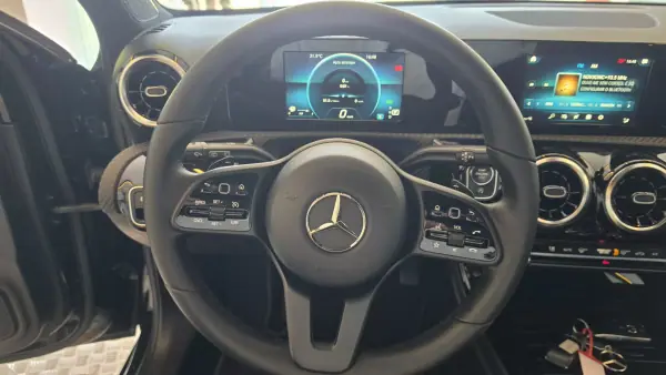 Mercedes-Benz A 180 2019 - 18900 EUR, 238120 km - AUTO.MOTO.pt - 238120km - foto 37 de 53