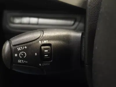 Peugeot 2008 2017 - 12490 EUR, 57665 km - AUTO.MOTO.pt - 57665km - foto 13 de 23