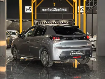 Peugeot 208 2023 - 14990 EUR, 87800 km - AUTO.MOTO.pt - 87800km - foto 11 de 30