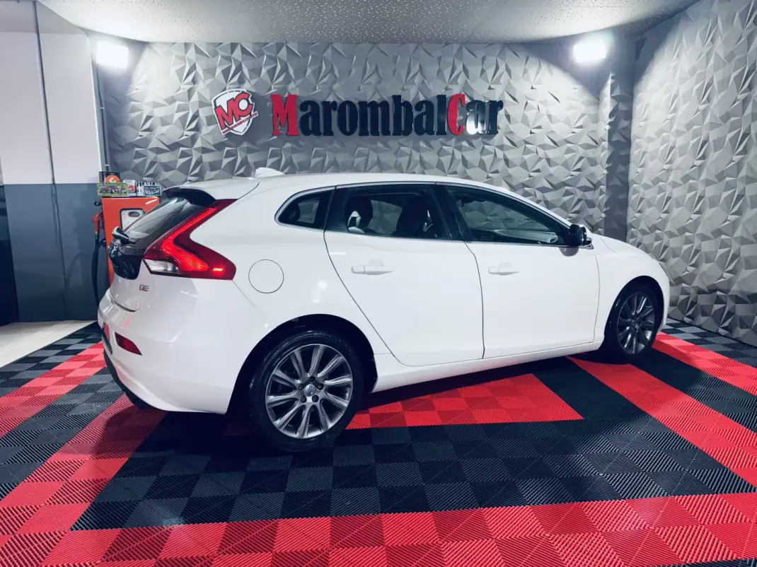 Volvo V40 2013 - 9990 EUR, 258002 km - AUTO.MOTO.pt - 258002km - foto 5 de 31