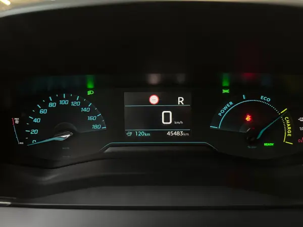 Peugeot e-208 2020 - 17200 EUR, 45470 km - AUTO.MOTO.pt - 45470km - foto 11 de 17