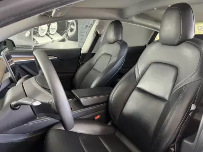 Tesla Model 3 2021 - 29900 EUR, 86555 km - AUTO.MOTO.pt - 86555km - foto 7 de 17