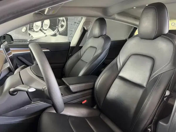 Tesla Model 3 2021 - 29900 EUR, 86555 km - AUTO.MOTO.pt - 86555km - foto 7 de 17