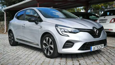 Renault Clio 2022 — photo 4 of 10