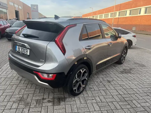 Kia Niro 2024 - 28500 EUR, 25000 km - AUTO.MOTO.pt - 25000km - foto 6 de 20