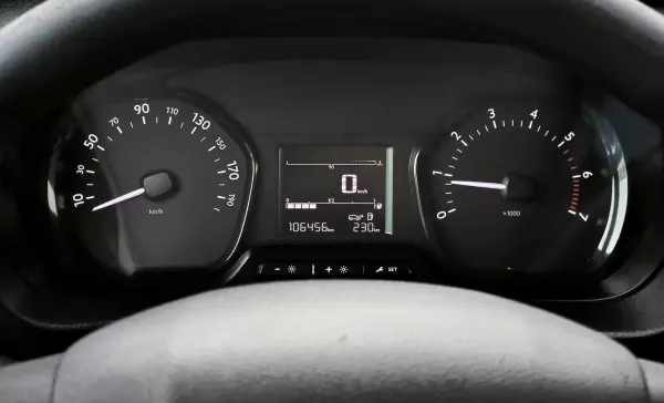 Peugeot Expert 1.5 BlueHdi L2H1 Pro Standard 2020 - 17950 EUR, 105997 km - AUTO.MOTO.pt - 105997km - foto 8 de 46