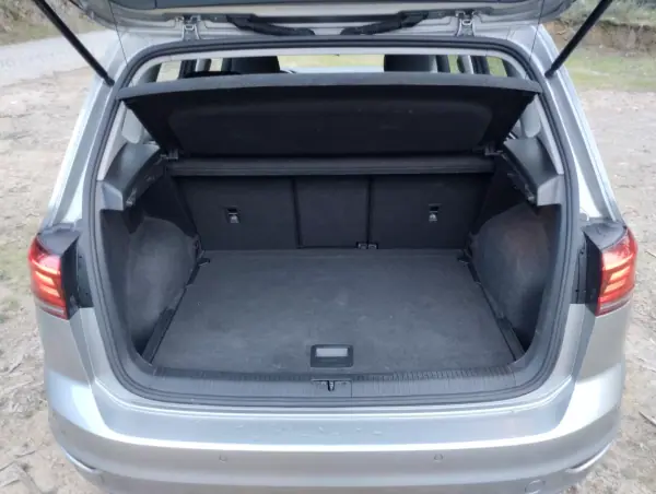 Volkswagen Golf 2019 - 14750 EUR, 150000 km - AUTO.MOTO.pt - 150000km - foto 14 de 30