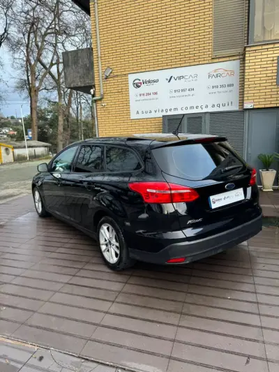 Ford Focus SW 2017 - 9980 EUR, 125000 km - AUTO.MOTO.pt - 125000km - foto 6 de 15